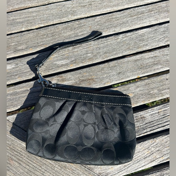 COACH y2k Jacquard Signature Black Leather Trim Pleated Wristlet Wallet - Picture 2 of 6